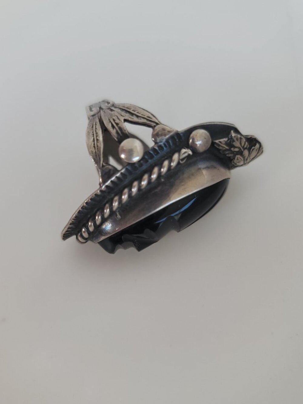 Vintage (1930s-40s) Mexican Sterling Ring w/Carved Onyx Aztec/Mayan Face Mask - Picture 5 of 6